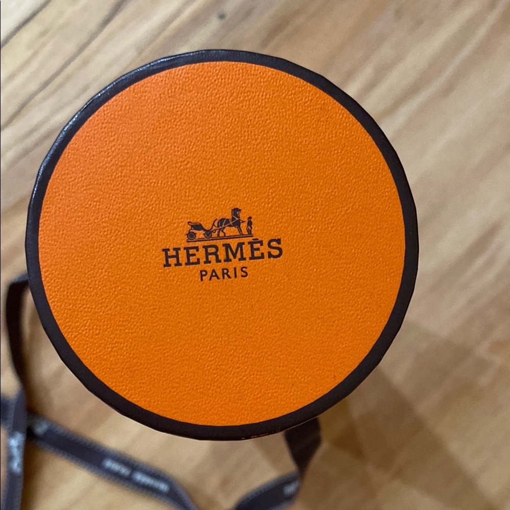 Hermès Cylindrical Orange Box with Brown Ribbon - Picture 3 of 7